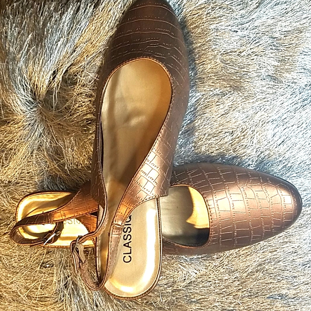Classique Bronze Slingback 10m shoes.  New Unworn
